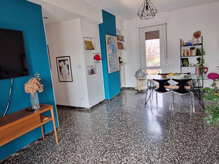 Appartamento trilocale in affitto in Via Rombon, Quartiere Feltre, Milano