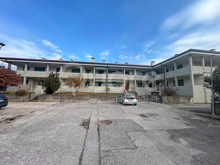 Appartamento con 5 locali in vendita in Via Meneguzzo, Attimis