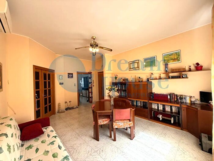 Appartamento quadrilocale in vendita in Via Menotti, Alba Adriatica