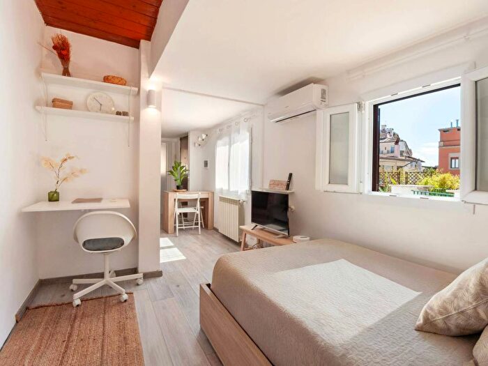 Appartamento monolocale in affitto in Via Torino, Repubblica, Roma