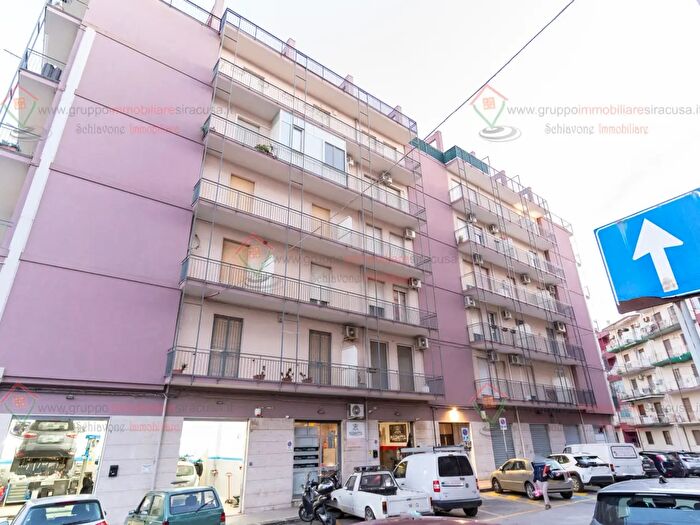 Appartamento trilocale in vendita in Siracusa