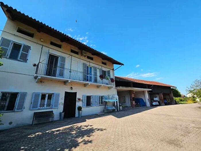 Casa con 5 locali in vendita in Strada Rabeto, Crescentino