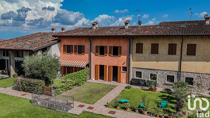 Casa con 5 locali in vendita in Via delle Spade, Solferino