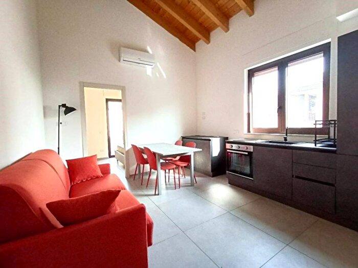 Appartamento bilocale in affitto in Via Rimini, Famagosta, Milano