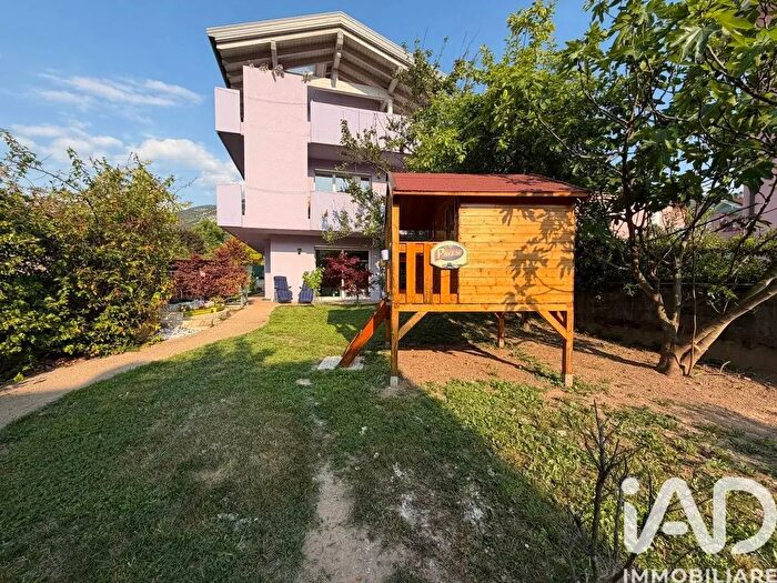 Casa con 7 locali in vendita in Via San Marco Snc, Rovereto
