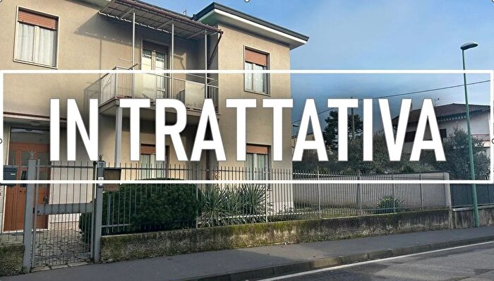 Casa trilocale in vendita in Via Asiago Vimercate, Vimercate