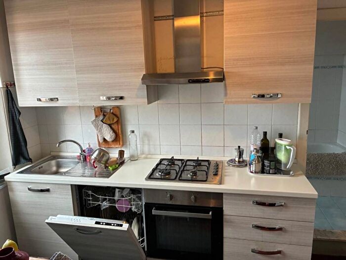 Appartamento con 5 locali in affitto in Via Santa Maria, Santa Maria, Pisa