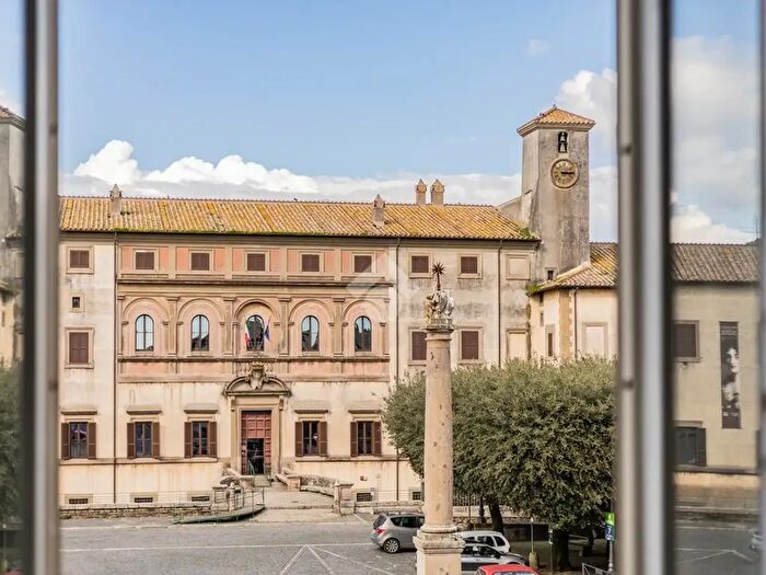 Appartamento quadrilocale in vendita in Piazza Umberto I, Oriolo Romano