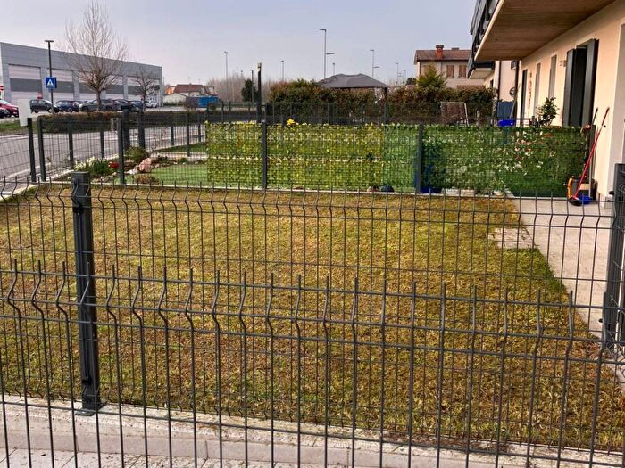 Appartamento trilocale in affitto in Centro, Noventa Vicentina