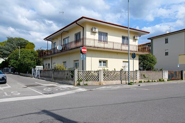 Appartamento con 5 locali in vendita in Monfalcone Via SantElia, Monfalcone