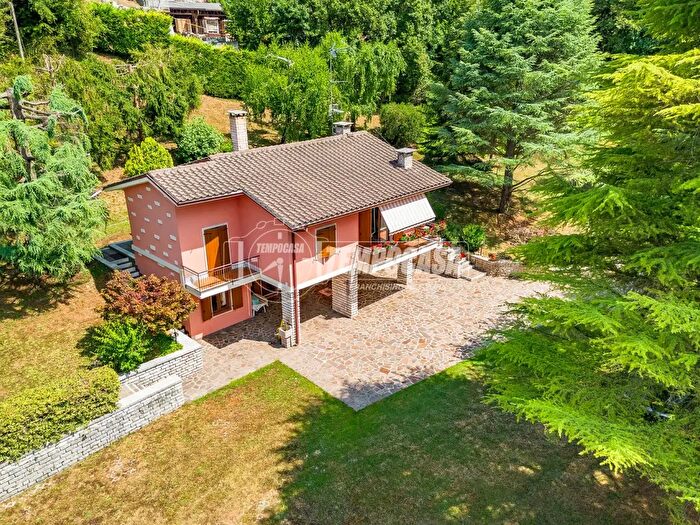 Casa con 5 locali in vendita in Via Tortia, San Zeno Di Montagna