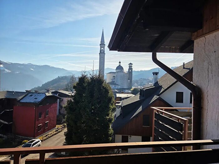 Appartamento trilocale in vendita in Via Chiesa, Enego