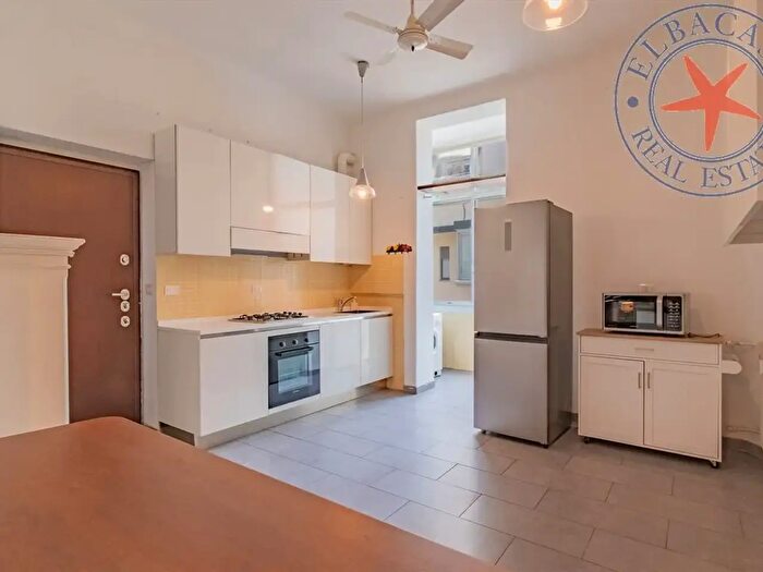 Appartamento con 5 locali in affitto in Via Broletto, Milano
