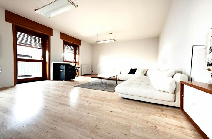 Appartamento trilocale in vendita in Piazza Bianchi, Manerbio