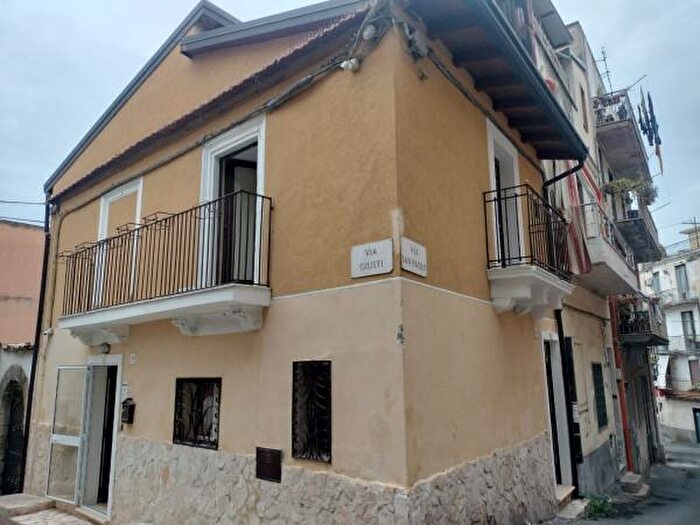 Casa trilocale in affitto in Via Giuseppe Giusti, Lentini