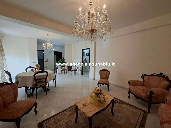 Casa con 8 locali in vendita in Via Alpi, Mazara Del Vallo