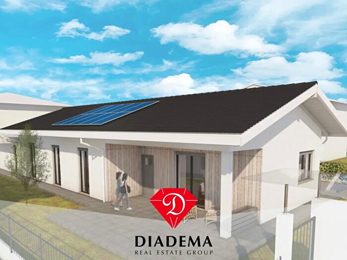 Casa quadrilocale in vendita in Via Curtatone, Gallarate