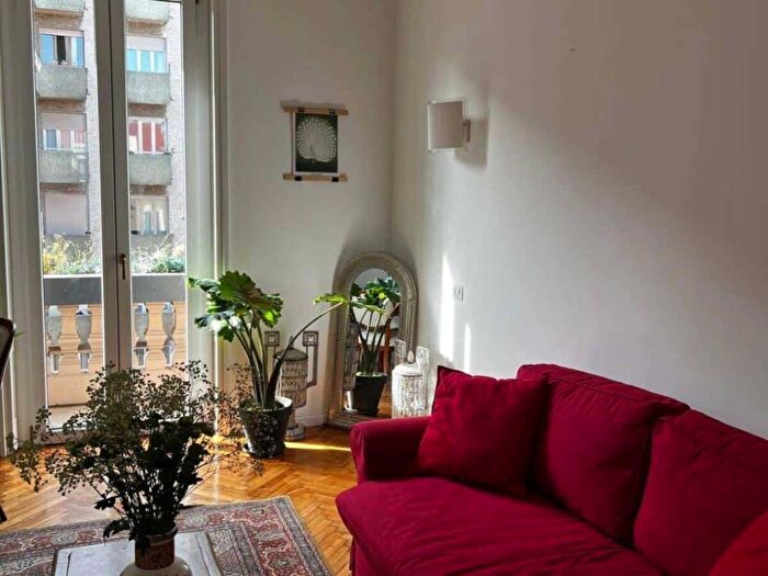 Appartamento trilocale in affitto in Via Vincenzo Vela, Città Studi, Milano
