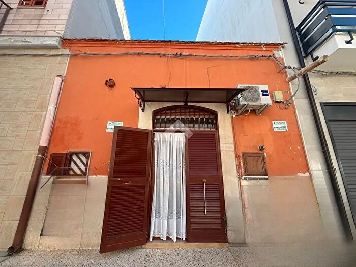 Casa trilocale in vendita in Via Cajo Gracco, Cerignola