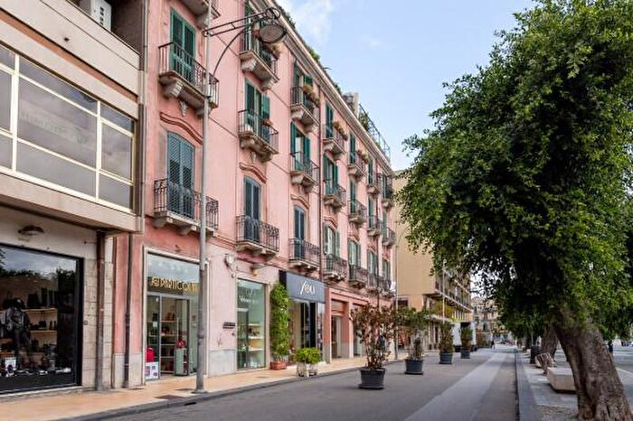 Appartamento con 6 locali in vendita in Messina