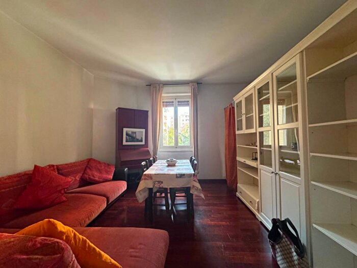 Appartamento trilocale in affitto in Via Pietro Ogliari, Chiesa Rossa, Milano