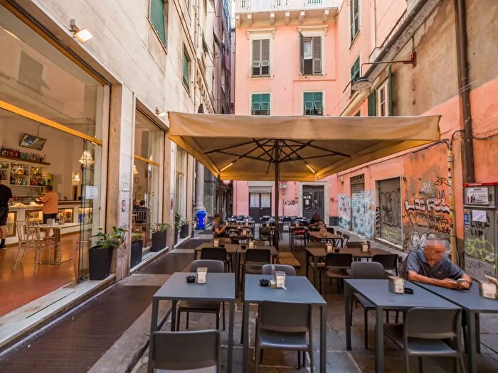 Appartamento quadrilocale in vendita in Piazza della Stampa, Genova