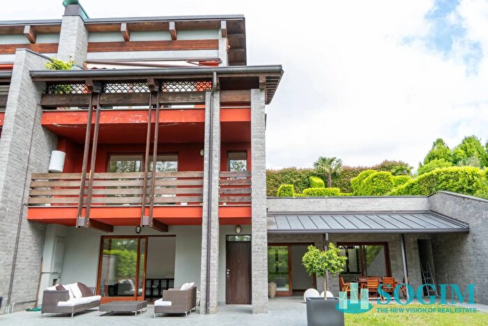 Appartamento trilocale in vendita in Via Strambio, Eupilio