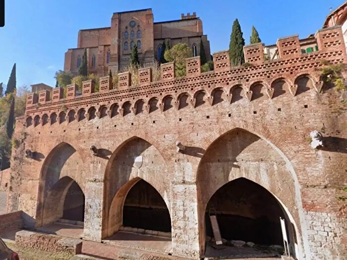 Appartamento con 6 locali in vendita in Siena