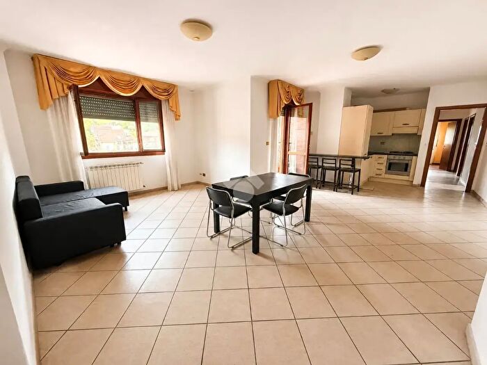 Appartamento quadrilocale in vendita in Corso G Garibaldi, Orte