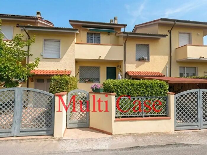 Casa con 9 locali in vendita in Via Arginvecchio, Massarosa