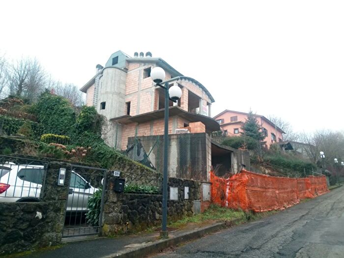 Casa con 15 locali in vendita in Abbadia San Salvatore