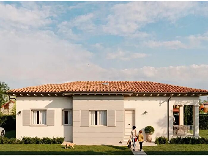 Casa con 5 locali in vendita in Via Marche, Pietrasanta