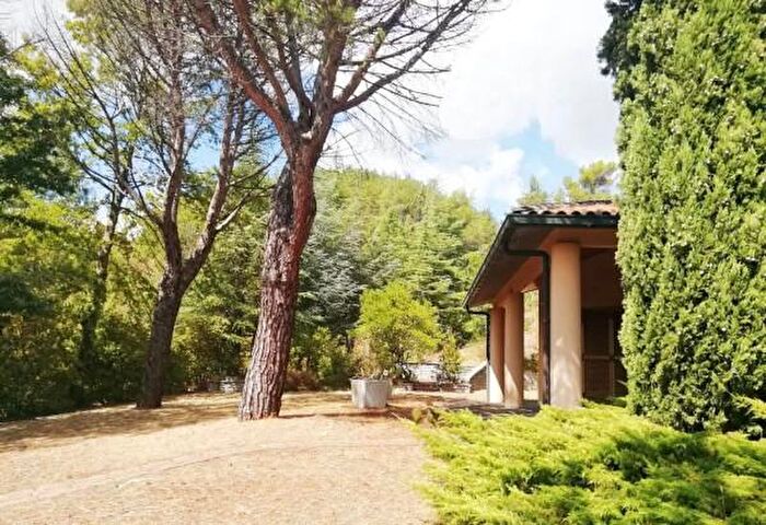 Casa con 6 locali in vendita in SantAngelo In Vado