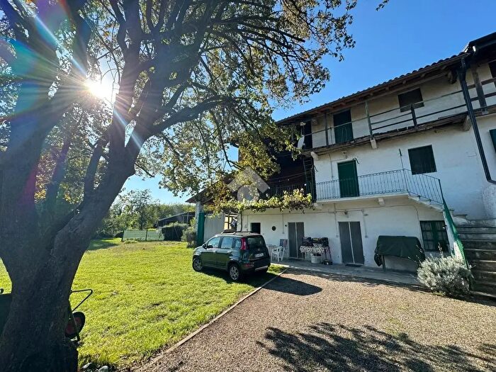 Casa quadrilocale in vendita in Via Giuseppe Verdi, Vaprio D'Agogna