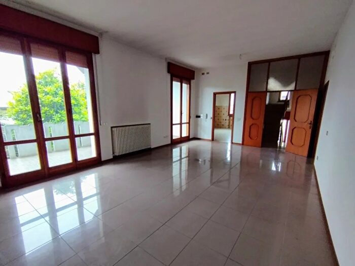 Casa con 6 locali in vendita in Forli