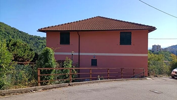 Casa con 10 locali in vendita in Via alla Chiesa di Geminiano, Genova