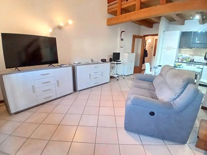 Appartamento trilocale in vendita in Medea