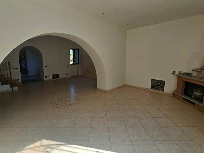 Appartamento con 7 locali in vendita in Via Volpaio, Roccadaspide