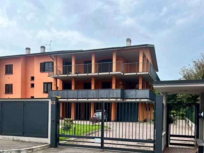 Appartamento bilocale in affitto in Via Guglielmo Marconi, Calignano, Cura Carpignano