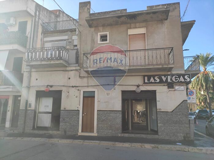 Casa con 5 locali in vendita in Via Magenta, Vittoria