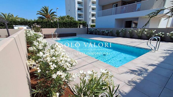 Appartamento trilocale in vendita in Piazza Drago, Jesolo