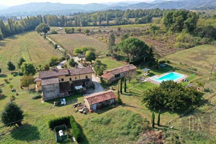 Casa con 6 locali in vendita in Citta Di Castello