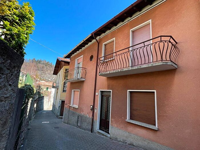 Casa quadrilocale in vendita in Via Milano, Magreglio