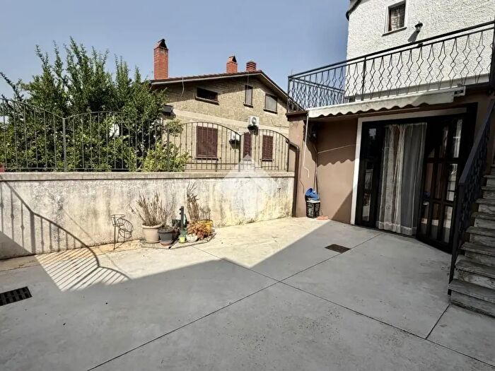 Casa con 5 locali in vendita in Via Pirozza, Cervinara