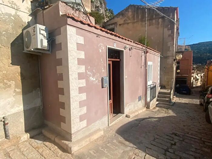 Casa monolocale in vendita in Via Catena, Modica