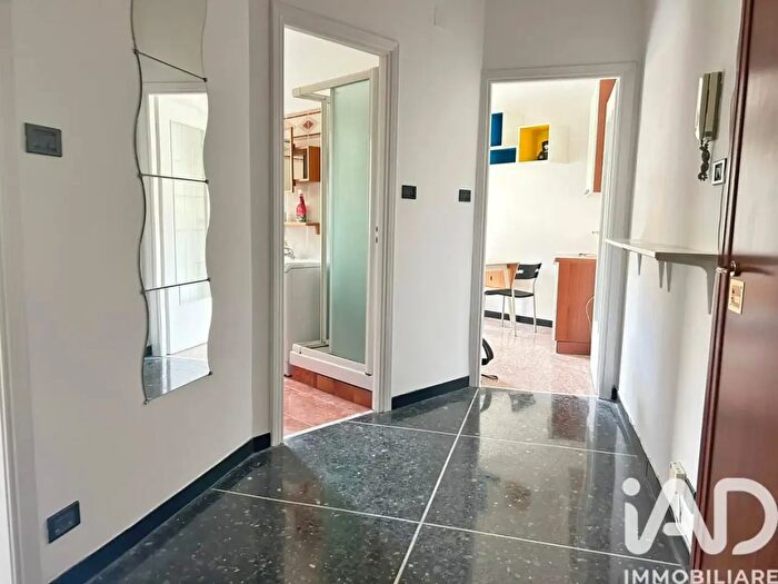 Appartamento trilocale in vendita in Via Tanini, Genova
