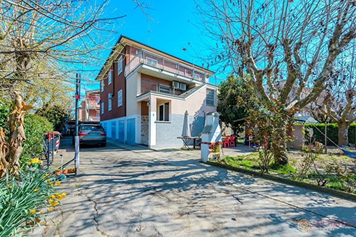 Appartamento con 6 locali in vendita in Anzola DellEmilia