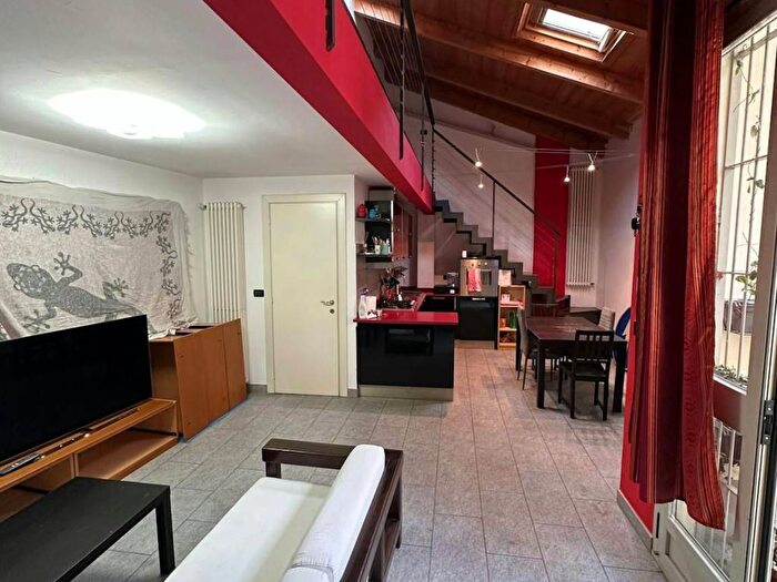 Appartamento trilocale in affitto in Via Bra, Aurora, Torino