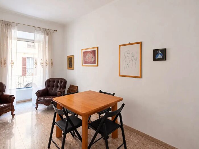 Appartamento trilocale in affitto in Via Natale del Grande, Roma