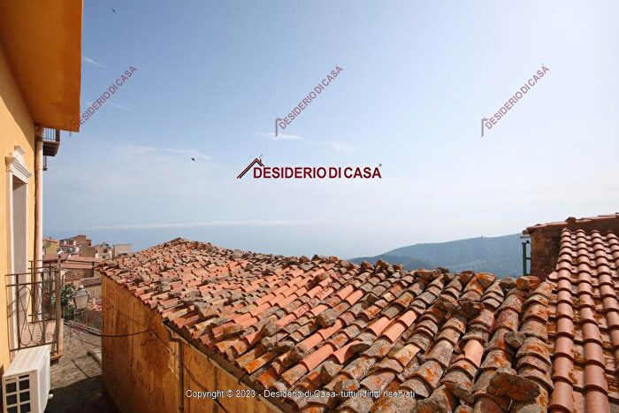 Appartamento bilocale in vendita in Via Collegio Tusa Me Italia, Tusa